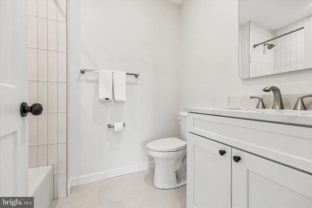 8 JAMES RD, Broomall, PA 19008
