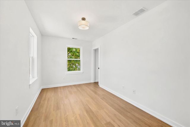 8 JAMES RD, Broomall, PA 19008