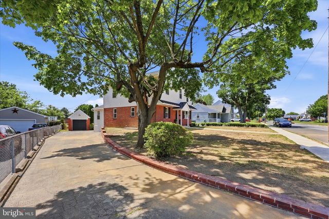 8 JAMES RD, Broomall, PA 19008