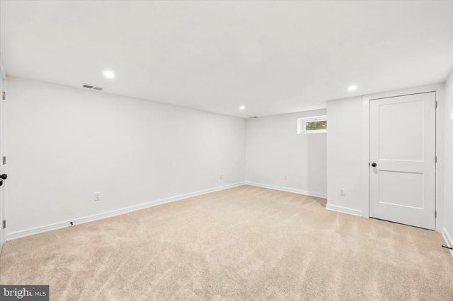 8 JAMES RD, Broomall, PA 19008