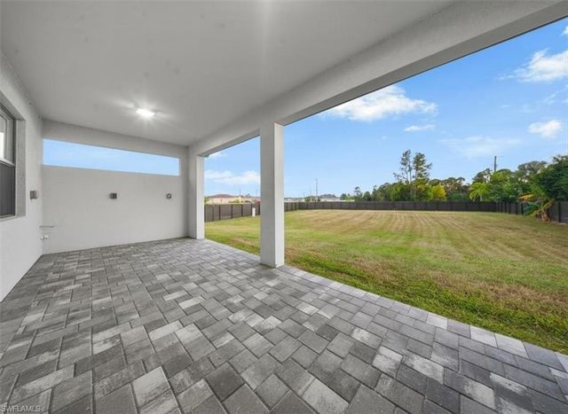 1124 35th LN, Cape Coral, FL 33909