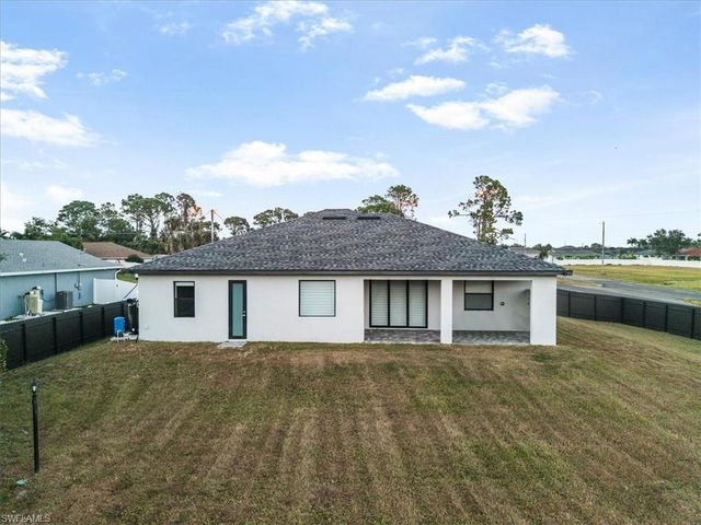 1124 35th LN, Cape Coral, FL 33909