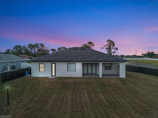 1124 35th LN, Cape Coral, FL 33909