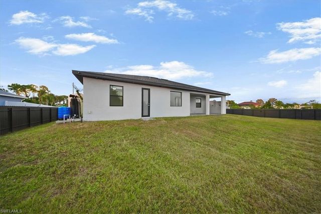 1124 35th LN, Cape Coral, FL 33909