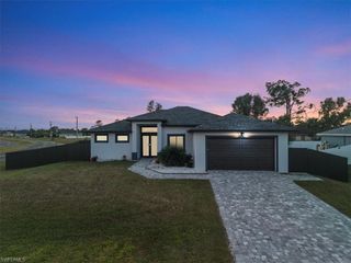 1124 35th LN, Cape Coral, FL 33909