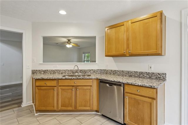 208 Carrington Way, Canton, GA 30115