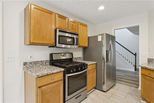 208 Carrington Way, Canton, GA 30115