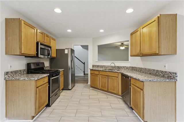 208 Carrington Way, Canton, GA 30115