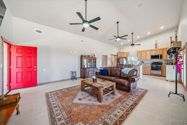 10374 E Happy Trails Road, Kingman, AZ 86401