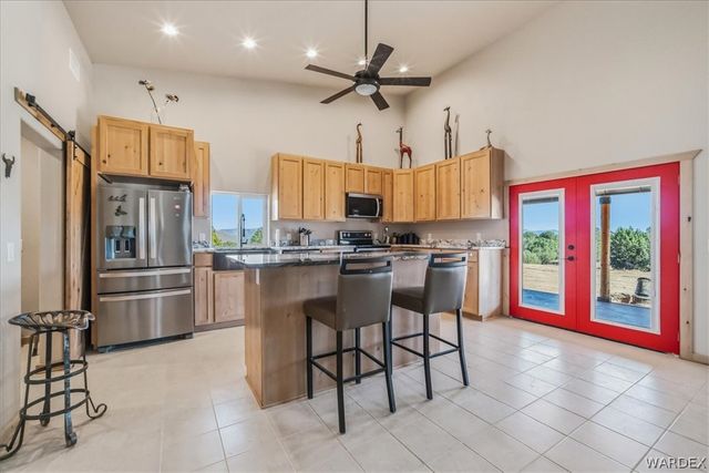 10374 E Happy Trails Road, Kingman, AZ 86401