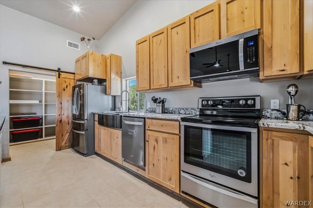 10374 E Happy Trails Road, Kingman, AZ 86401