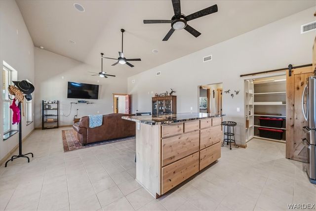 10374 E Happy Trails Road, Kingman, AZ 86401