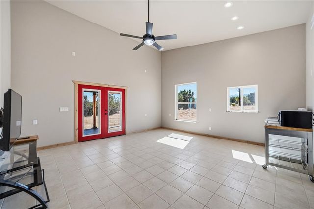 10374 E Happy Trails Road, Kingman, AZ 86401