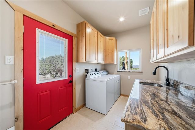 10374 E Happy Trails Road, Kingman, AZ 86401