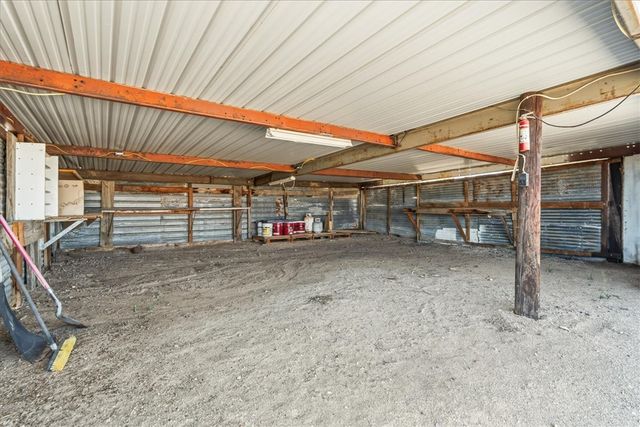 10374 E Happy Trails Road, Kingman, AZ 86401
