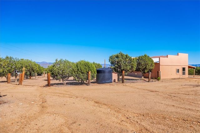 10374 E Happy Trails Road, Kingman, AZ 86401