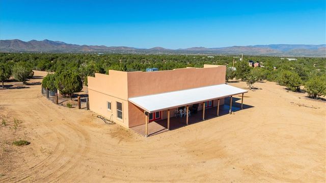 10374 E Happy Trails Road, Kingman, AZ 86401