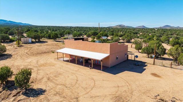 10374 E Happy Trails Road, Kingman, AZ 86401