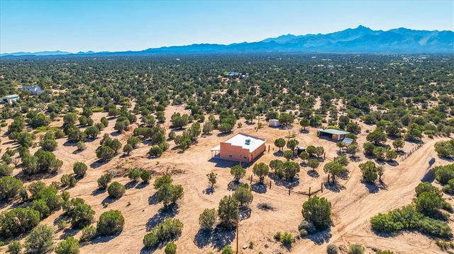 10374 E Happy Trails Road, Kingman, AZ 86401