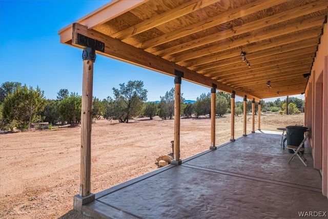 10374 E Happy Trails Road, Kingman, AZ 86401