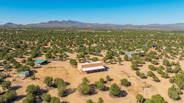 10374 E Happy Trails Road, Kingman, AZ 86401