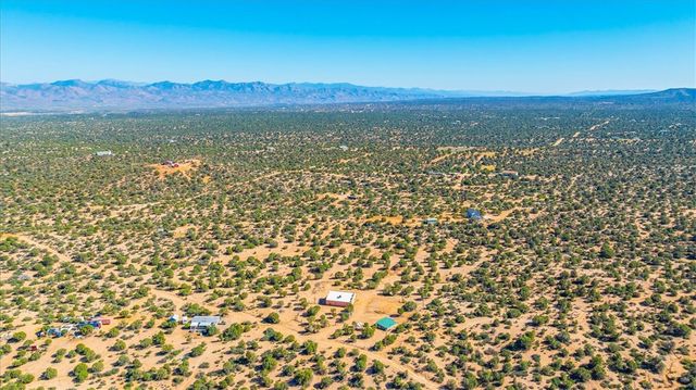 10374 E Happy Trails Road, Kingman, AZ 86401