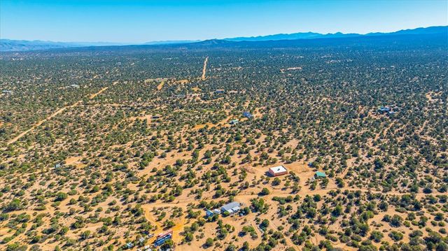 10374 E Happy Trails Road, Kingman, AZ 86401