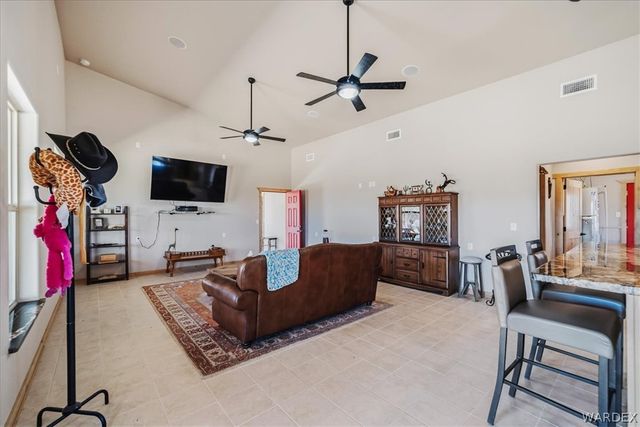 10374 E Happy Trails Road, Kingman, AZ 86401