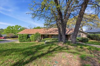 700 Vail Drive, Arlington, TX 76012