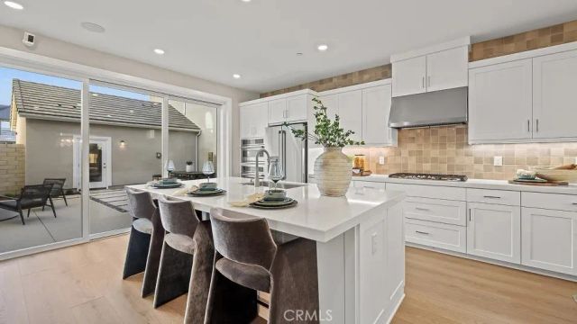 27393 Fox Den Place, Valencia, CA 91381