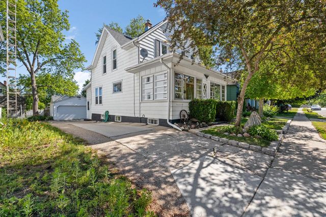 432 Pleasant AVENUE, Hartford, WI 53027