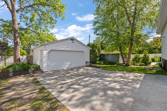 432 Pleasant AVENUE, Hartford, WI 53027