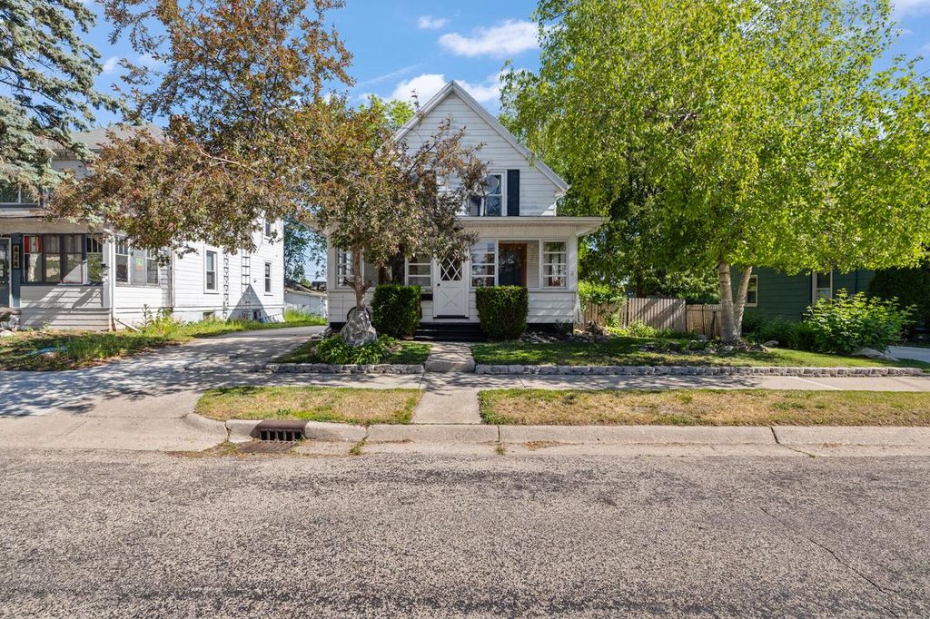 432 Pleasant AVENUE, Hartford, WI 53027