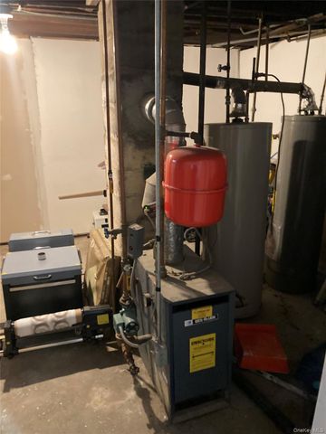 777 W Merrick Road, Valley Stream, NY 11580