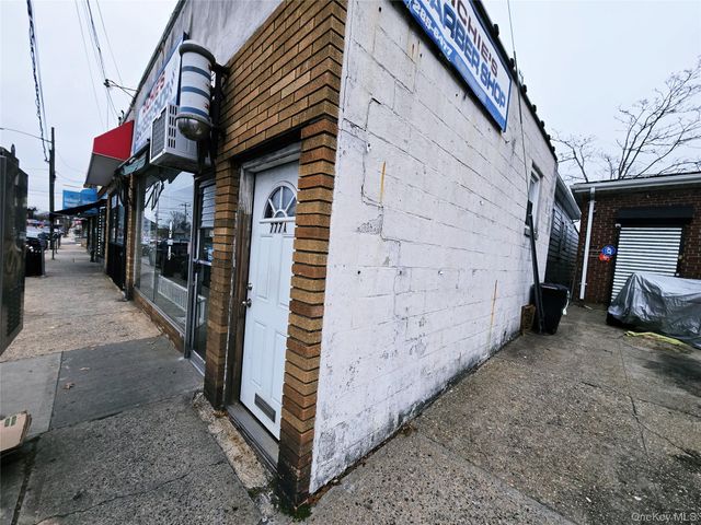 777 W Merrick Road, Valley Stream, NY 11580