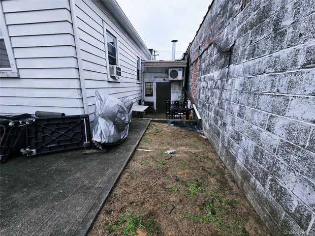 777 W Merrick Road, Valley Stream, NY 11580