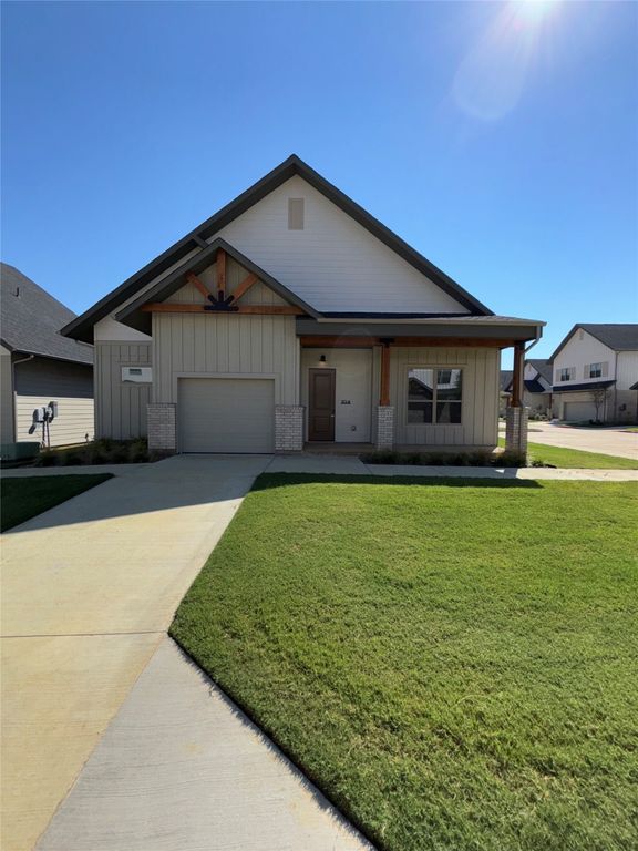 2036 Oak Grove 224, Aubrey, TX 76227