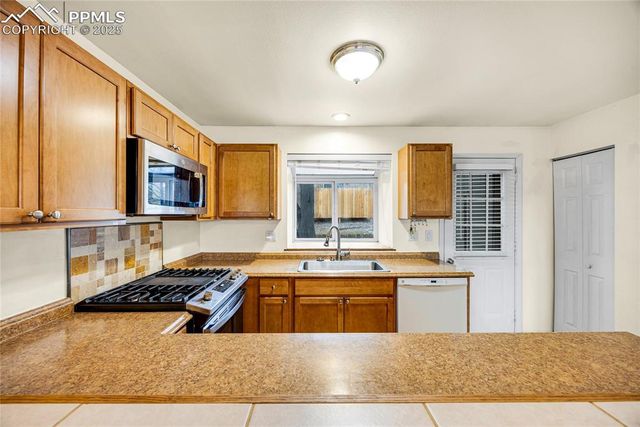 6622 Overland Drive, Colorado Springs, CO 80919