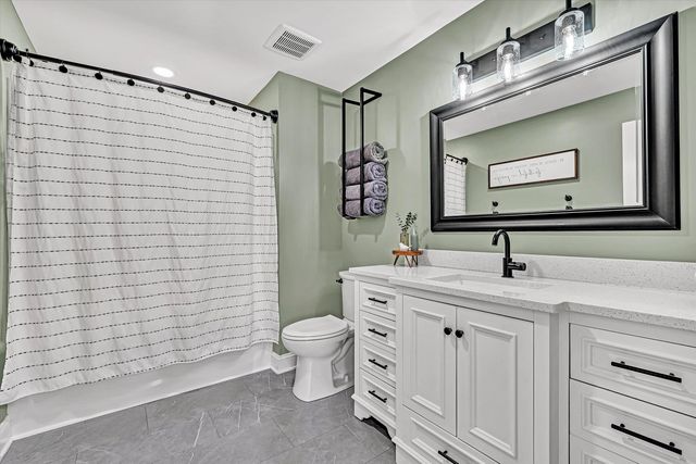 1990 Edwardsville RD, Hardy, VA 24101