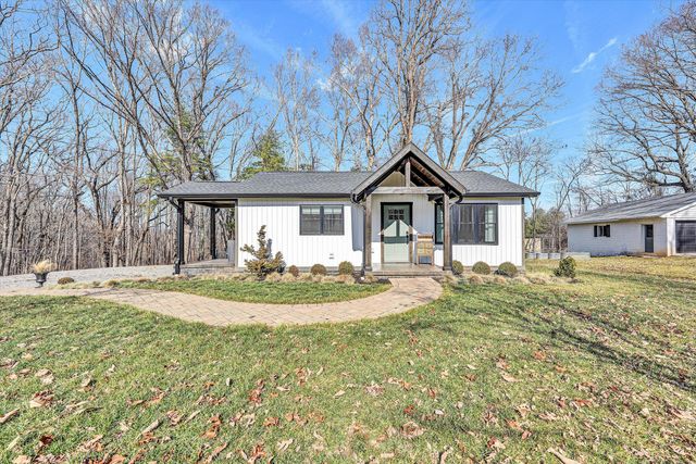 1990 Edwardsville RD, Hardy, VA 24101