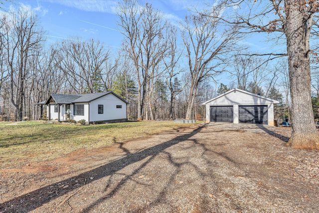 1990 Edwardsville RD, Hardy, VA 24101