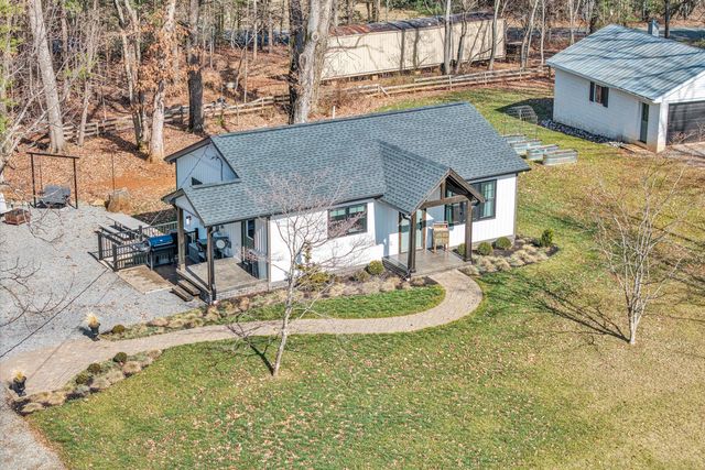 1990 Edwardsville RD, Hardy, VA 24101