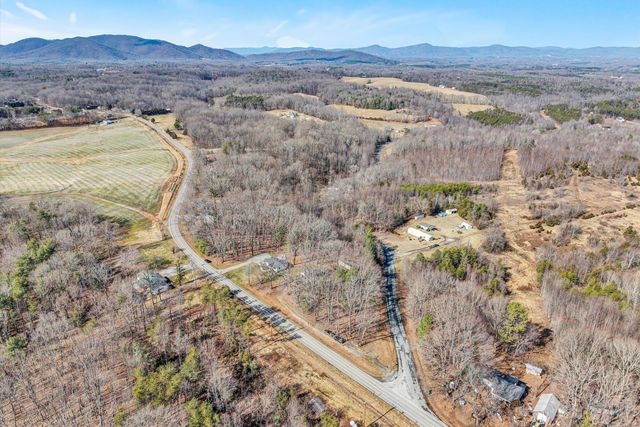 1990 Edwardsville RD, Hardy, VA 24101