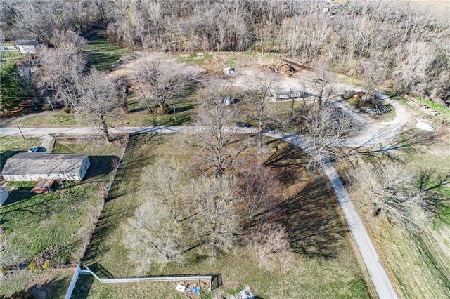 620 E Schuetz Street, Lebanon, IL 62254