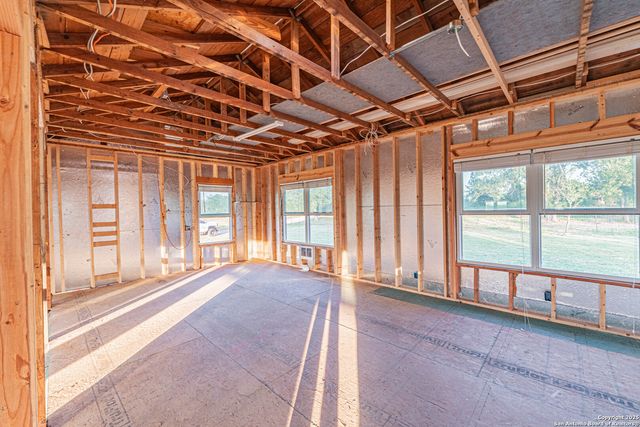 3983 Weil, Marion, TX 78124