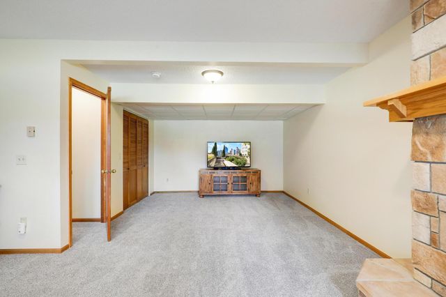 2517 Edinbrook Terrace, Brooklyn Park, MN 55443