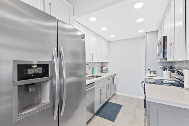 4064 Cornwall D, Boca Raton, FL 33434