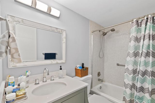 4064 Cornwall D, Boca Raton, FL 33434