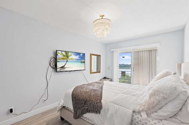 4064 Cornwall D, Boca Raton, FL 33434