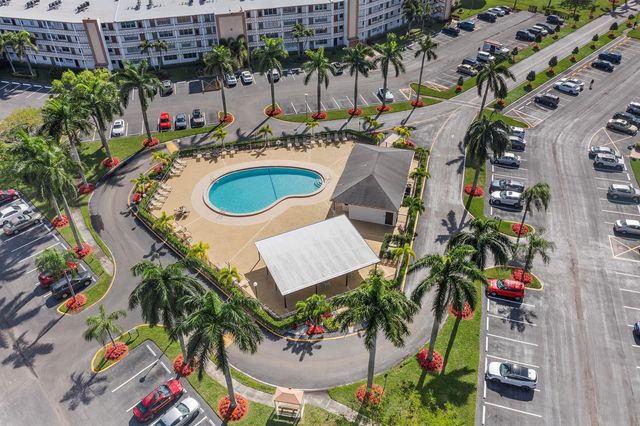 4064 Cornwall D, Boca Raton, FL 33434